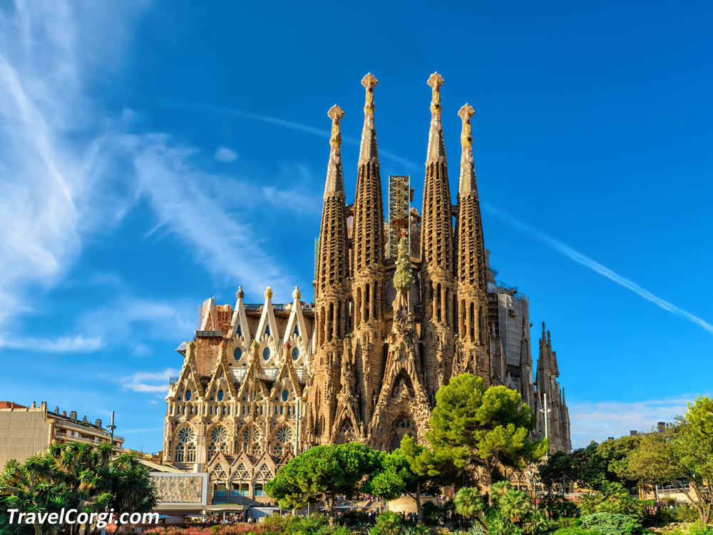 Places to Visit in Spain and Portugal - The Basilica of Sagrada Familia